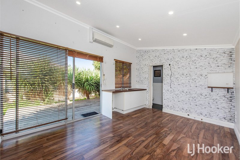 Photo - 130 Challenger Avenue, Parmelia WA 6167 - Image 21