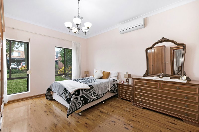 Photo - 130 Denman Road, Georges Hall NSW 2198 - Image 5