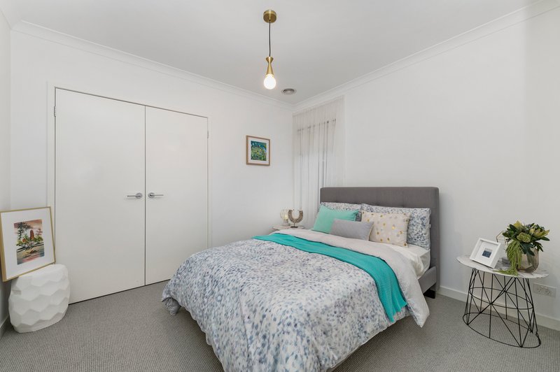 Photo - 130 Enterprise Circuit, Fraser Rise VIC 3336 - Image 13