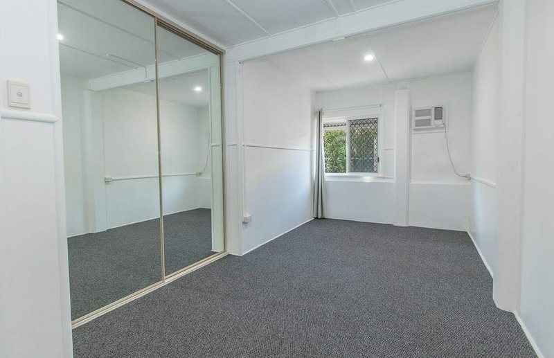 Photo - 130 Francis Street, West End QLD 4810 - Image 6