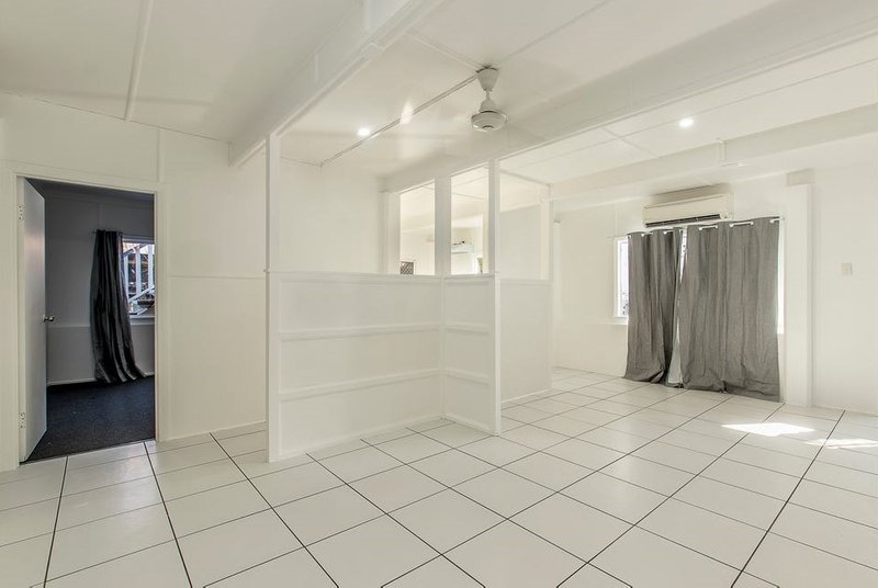 Photo - 130 Francis Street, West End QLD 4810 - Image 8