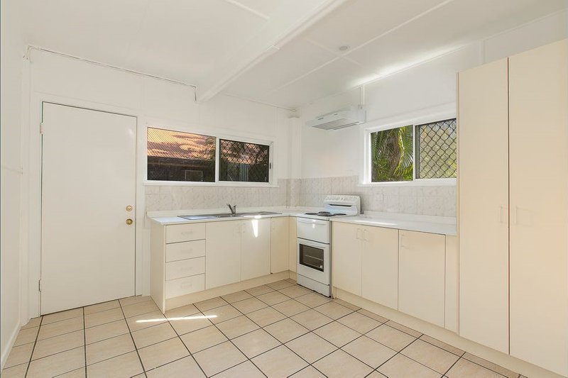 Photo - 130 Francis Street, West End QLD 4810 - Image 15