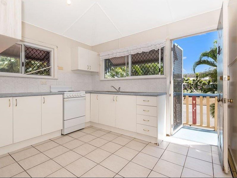 Photo - 130 Francis Street, West End QLD 4810 - Image 19