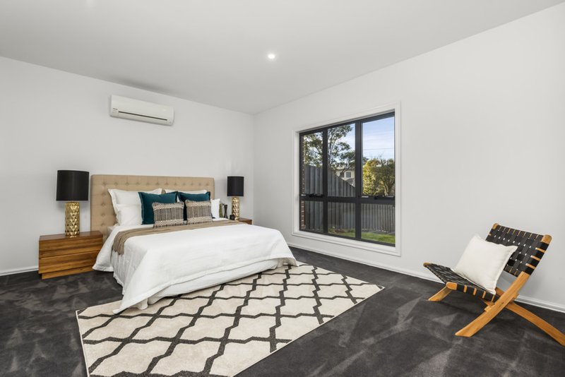 Photo - 1/30 Glen Court, Glen Waverley VIC 3150 - Image 6