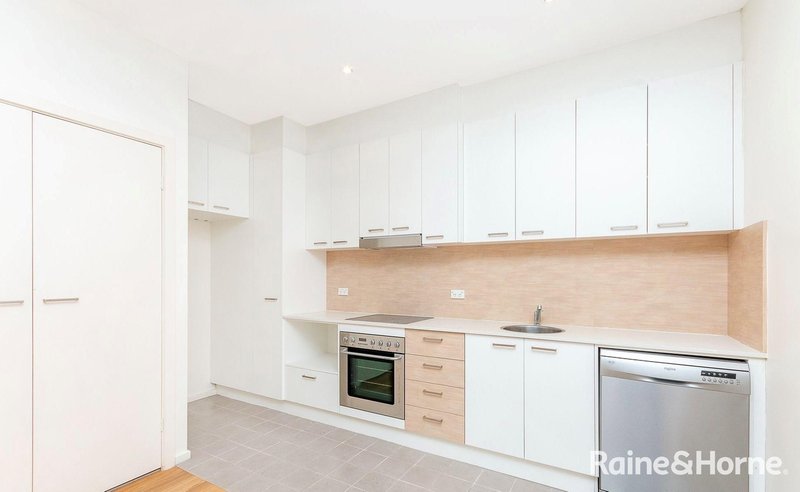 Photo - 1/30 Ijong Street, Braddon ACT 2612 - Image 2
