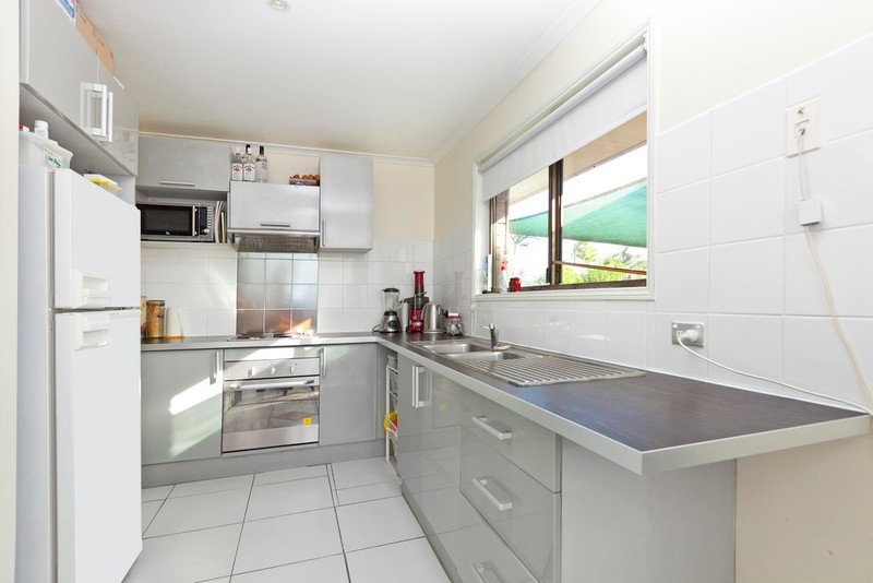 Photo - 130 Killarney Crescent, Capalaba QLD 4157 - Image 3