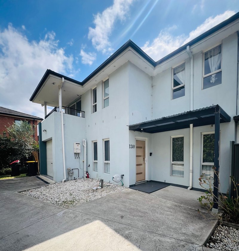 130 Lakeside Parade, Jordan Springs NSW 2747