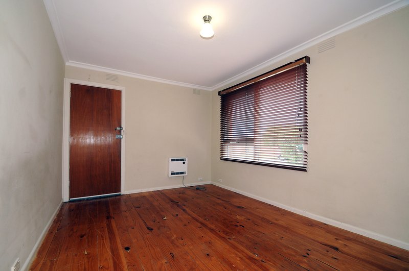 Photo - 1/30 Lawn Road, Noble Park VIC 3174 - Image 3