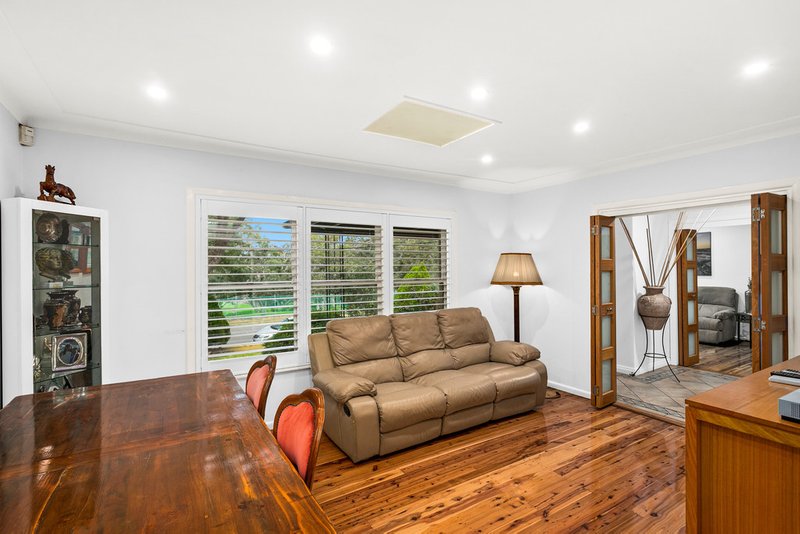 Photo - 130 Lorraine Street, Peakhurst Heights NSW 2210 - Image 3