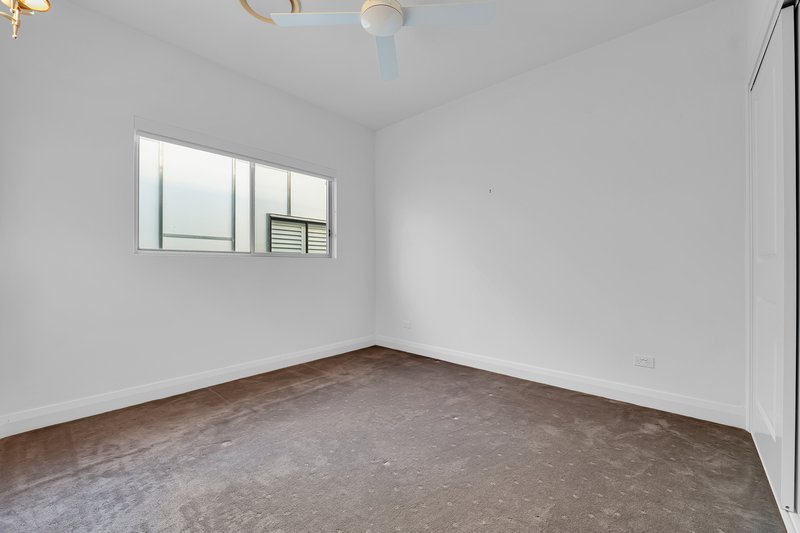 Photo - 130 Love Street, Bulimba QLD 4171 - Image 11