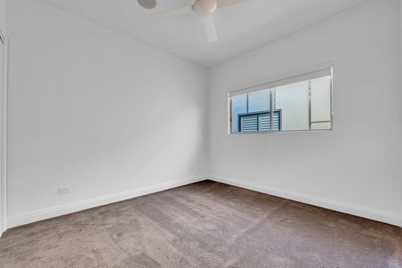 Photo - 130 Love Street, Bulimba QLD 4171 - Image 12