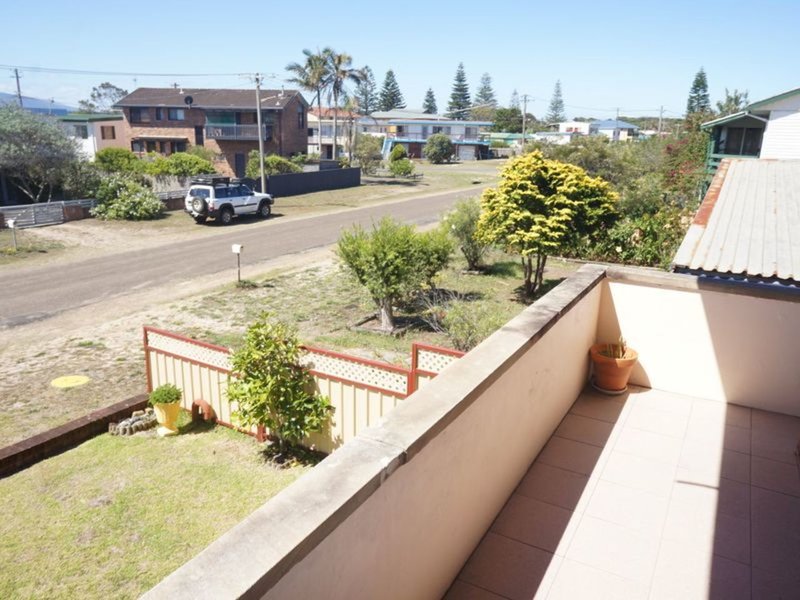 Photo - 1/30 Manning Street, Manning Point NSW 2430 - Image 4