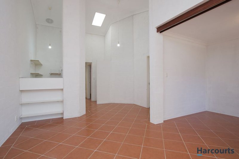 Photo - 1/30 Mitchell Street, Bentley WA 6102 - Image 3