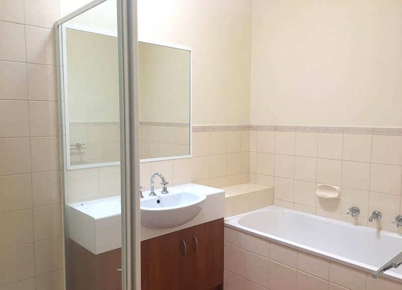 Photo - 1/30 Newham Way, Altona Meadows VIC 3028 - Image 7