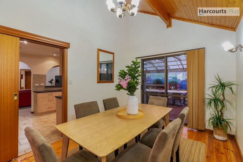 Photo - 130 Perry Barr Road, Hallett Cove SA 5158 - Image 6