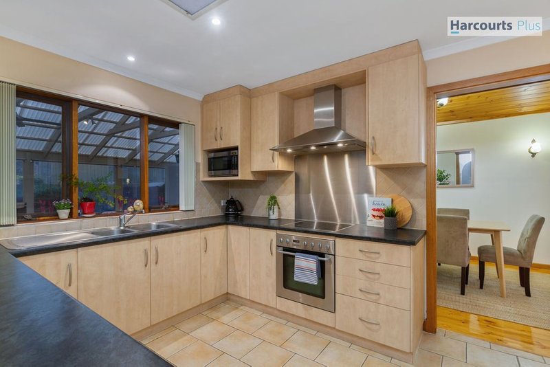 Photo - 130 Perry Barr Road, Hallett Cove SA 5158 - Image 9