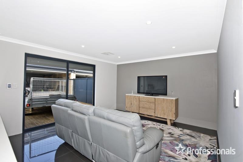 Photo - 130 Pleasantview Parade, Baldivis WA 6171 - Image 8