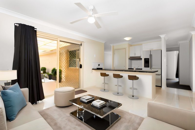 Photo - 130 Pohon Drive, Tanah Merah QLD 4128 - Image 5