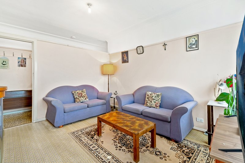 Photo - 130 Reilly Street, Lurnea NSW 2170 - Image 5