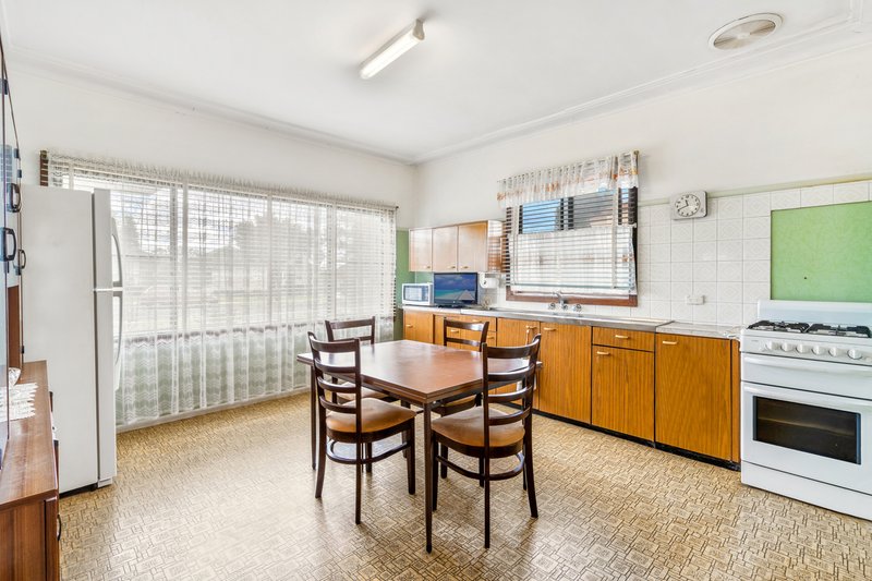 Photo - 130 Reilly Street, Lurnea NSW 2170 - Image 6