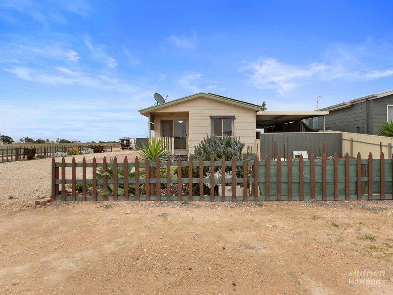 Photo - 130 Songvaar Road, Port Victoria SA 5573 - Image 2