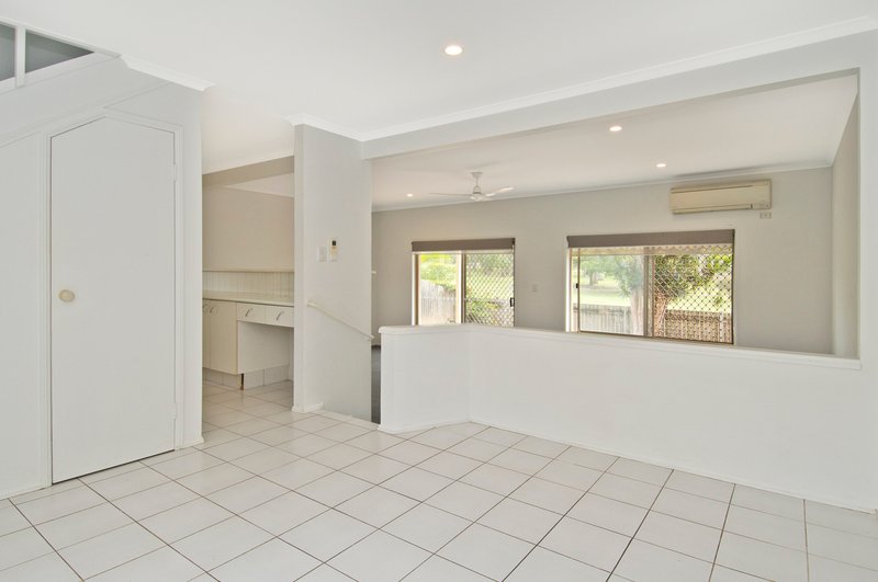 Photo - 1/30 Stretton Drive, Helensvale QLD 4212 - Image 3