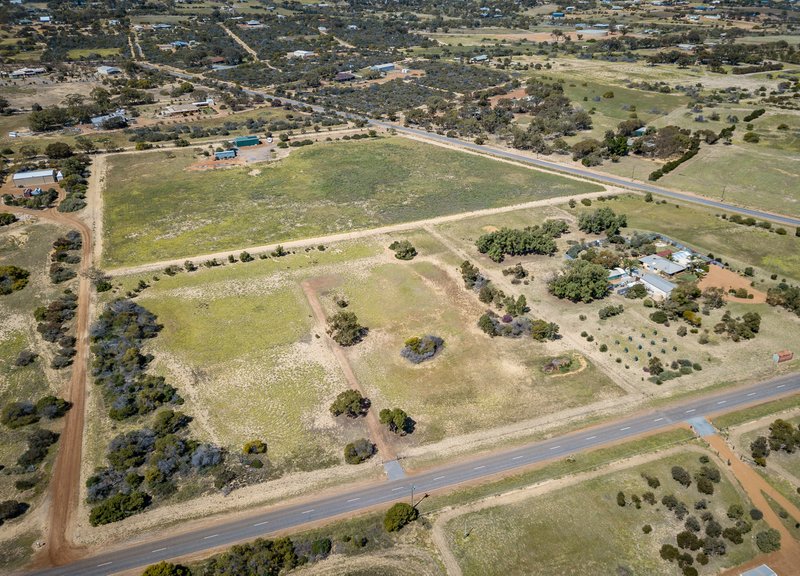 Photo - 130 Sutcliffe Road, Waggrakine WA 6530 - Image 5