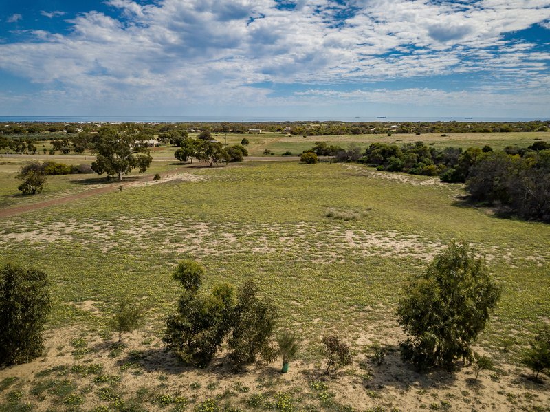 Photo - 130 Sutcliffe Road, Waggrakine WA 6530 - Image 8