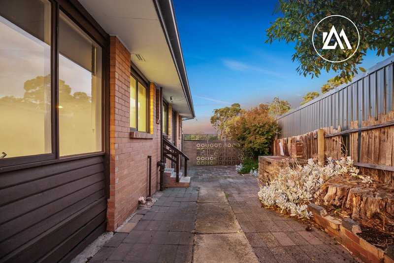 Photo - 130 Tamarisk Drive, Frankston North VIC 3200 - Image 11