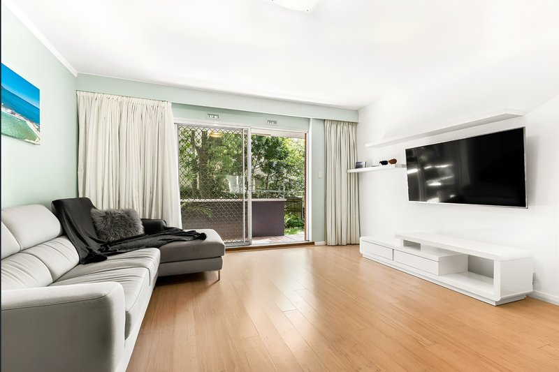 Photo - 1/30 The Crescent, Dee Why NSW 2099 - Image 2