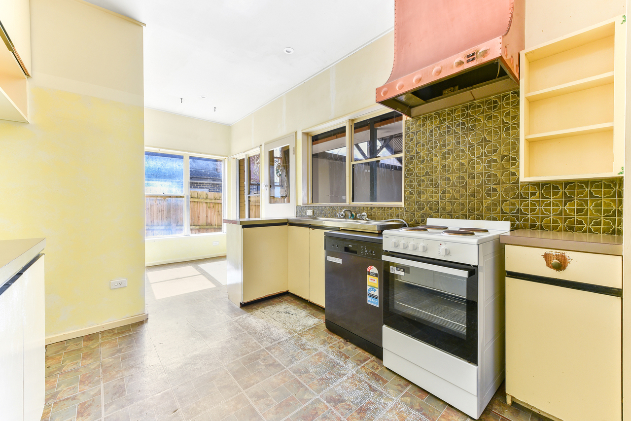 5-bedroom house at 130 Warrandyte Road, Ringwood, VIC 3134, Maroondah, Victoria