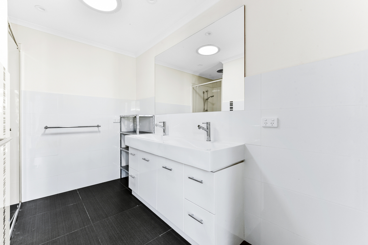5-bedroom house at 130 Warrandyte Road, Ringwood, VIC 3134, Maroondah, Victoria