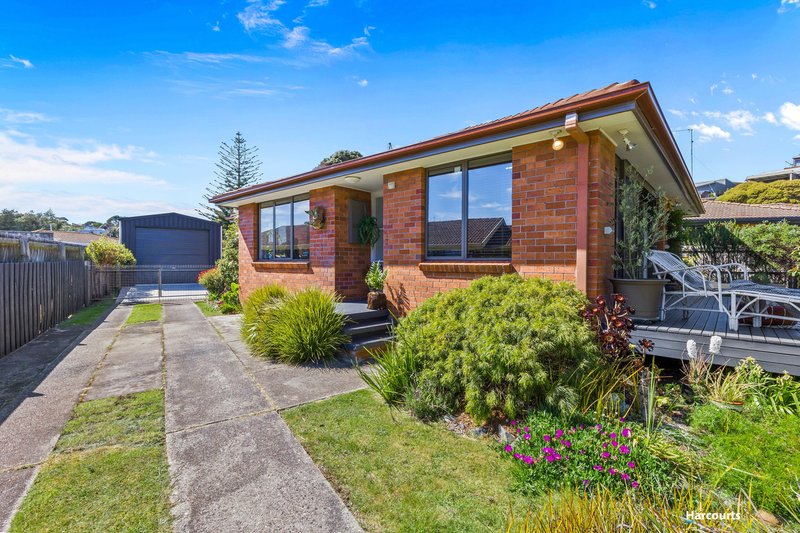 Photo - 130 Watkinson Street, Devonport TAS 7310 - Image 6