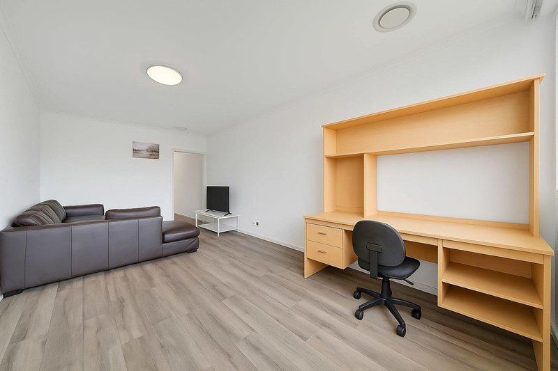 Photo - 1/30 Wheatsheaf Road, Glenroy VIC 3046 - Image 9