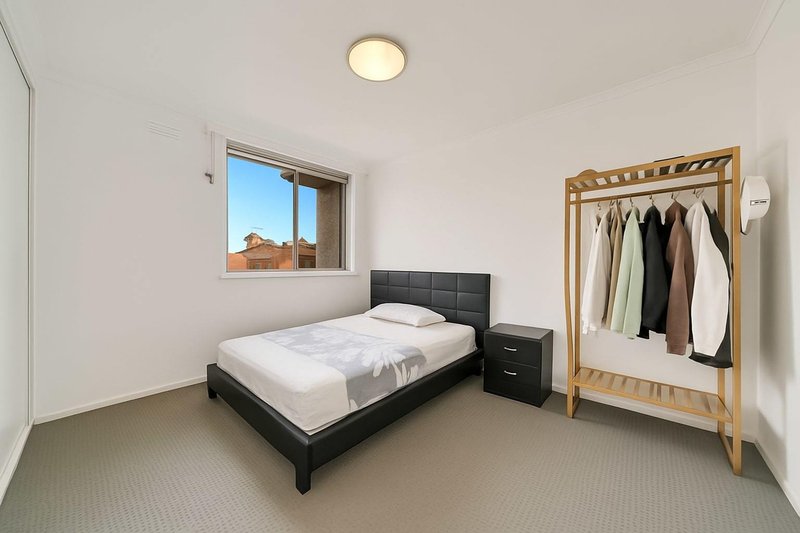 Photo - 1/30 Wheatsheaf Road, Glenroy VIC 3046 - Image 10