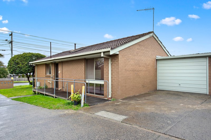 Photo - 1/301 Warrigal Road, Cheltenham VIC 3192 - Image 2