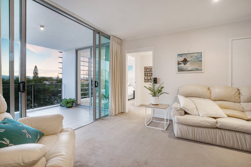 Photo - 1301/33 T E Peters Drive, Broadbeach Waters QLD 4218 - Image 4