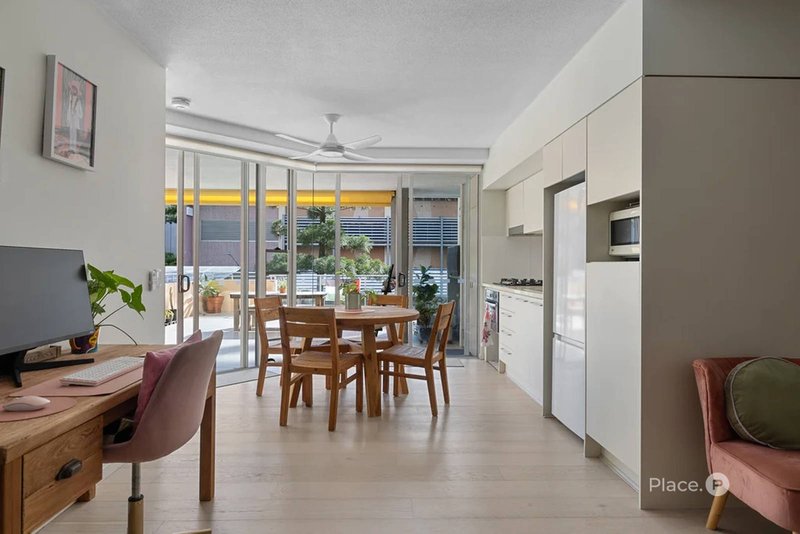 Photo - 1301/41 Blamey Street, Kelvin Grove QLD 4059 - Image 3