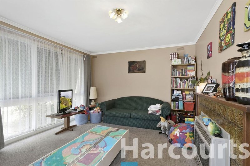 Photo - 1/302 Forest Street, Wendouree VIC 3355 - Image 2