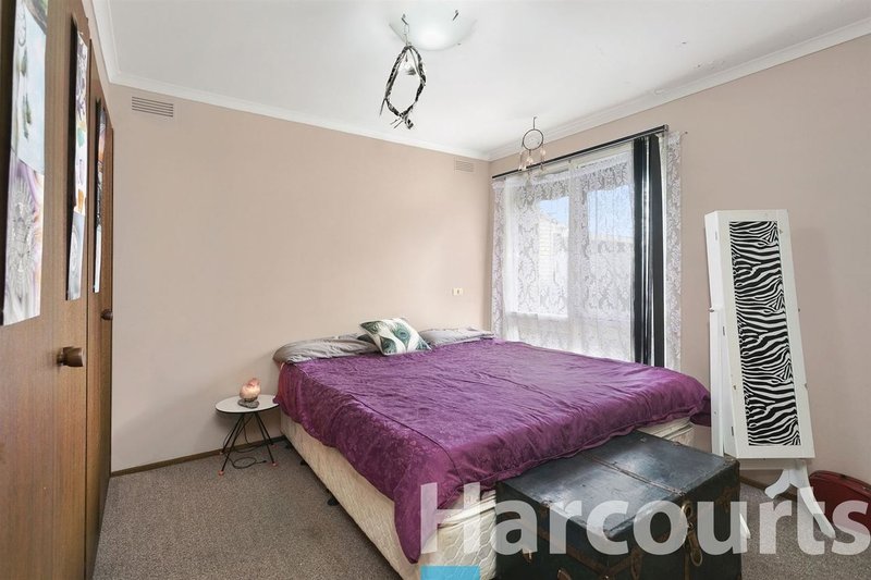 Photo - 1/302 Forest Street, Wendouree VIC 3355 - Image 5