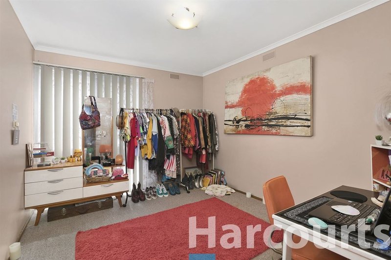 Photo - 1/302 Forest Street, Wendouree VIC 3355 - Image 7