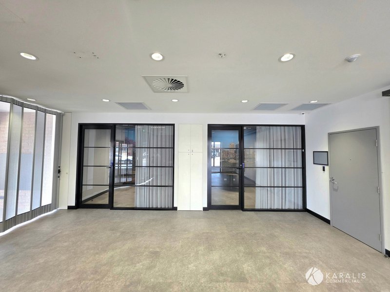 Photo - 1/302 Logan Road, Stones Corner QLD 4120 - Image 11