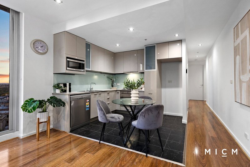 Photo - 1302/68 La Trobe Street, Melbourne VIC 3000 - Image 2