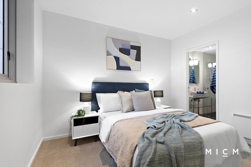 Photo - 1302/68 La Trobe Street, Melbourne VIC 3000 - Image 5