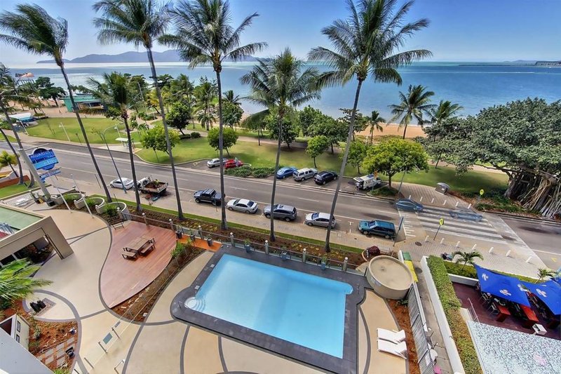 Photo - 1302/75-77 The Strand , North Ward QLD 4810 - Image 7