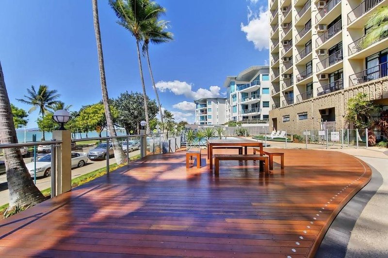 Photo - 1302/75-77 The Strand , North Ward QLD 4810 - Image 8