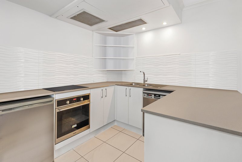 Photo - 1303/160 Roma Street, Brisbane City QLD 4000 - Image 4