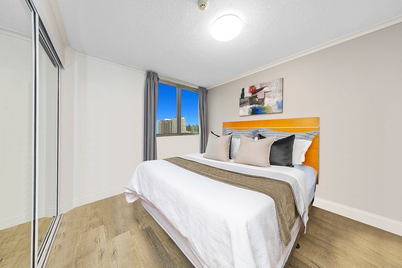 Photo - 1303/160 Roma Street, Brisbane City QLD 4000 - Image 5