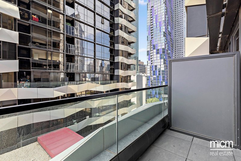 Photo - 1304/120 Abeckett Street, Melbourne VIC 3000 - Image 4