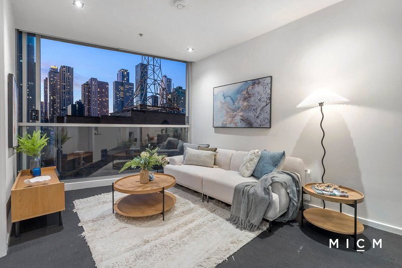 Photo - 1304/68 La Trobe Street, Melbourne VIC 3000 - Image 2